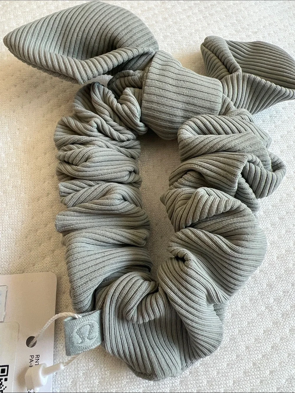 Lululemon Jade Green Uplifting Hair Bow Scrunchie NWT